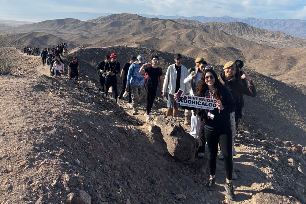 Disfrutan estudiantes de Xochicalco turismo ecológico en el cerro Cien Pies